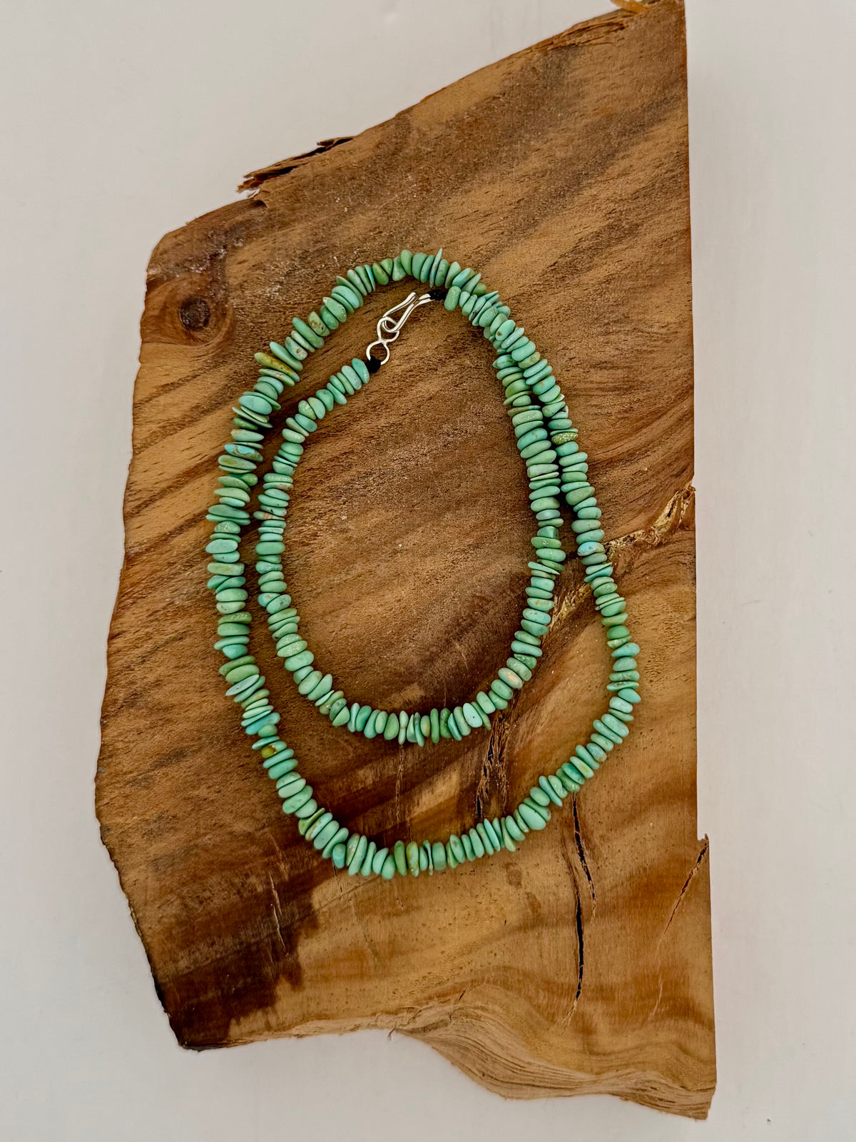 Chipped Campitos Turquoise Beads Necklace (Green)- Length 19"