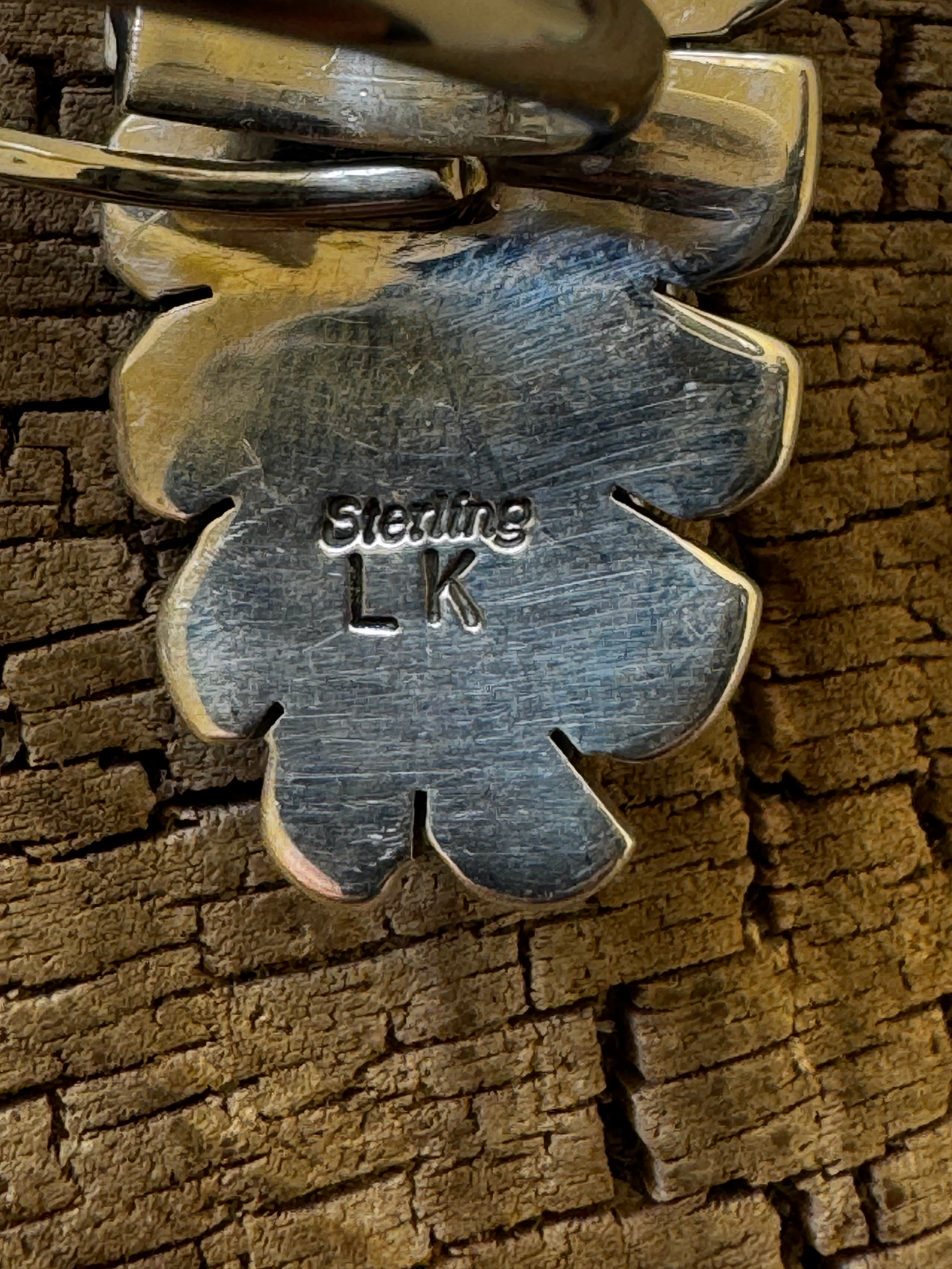 Oval Ring - Pink Conch - Sterling Silver - Navajo Handmade - Lucian Koinva - Size Adjustable