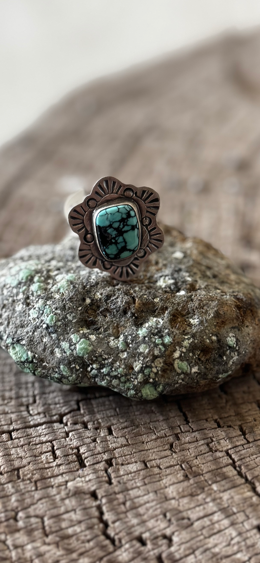 Ring with Ruffles - Turquoise - Sterling Silver - Native Handmade - Dan Henio (artist) - Size Adjustable