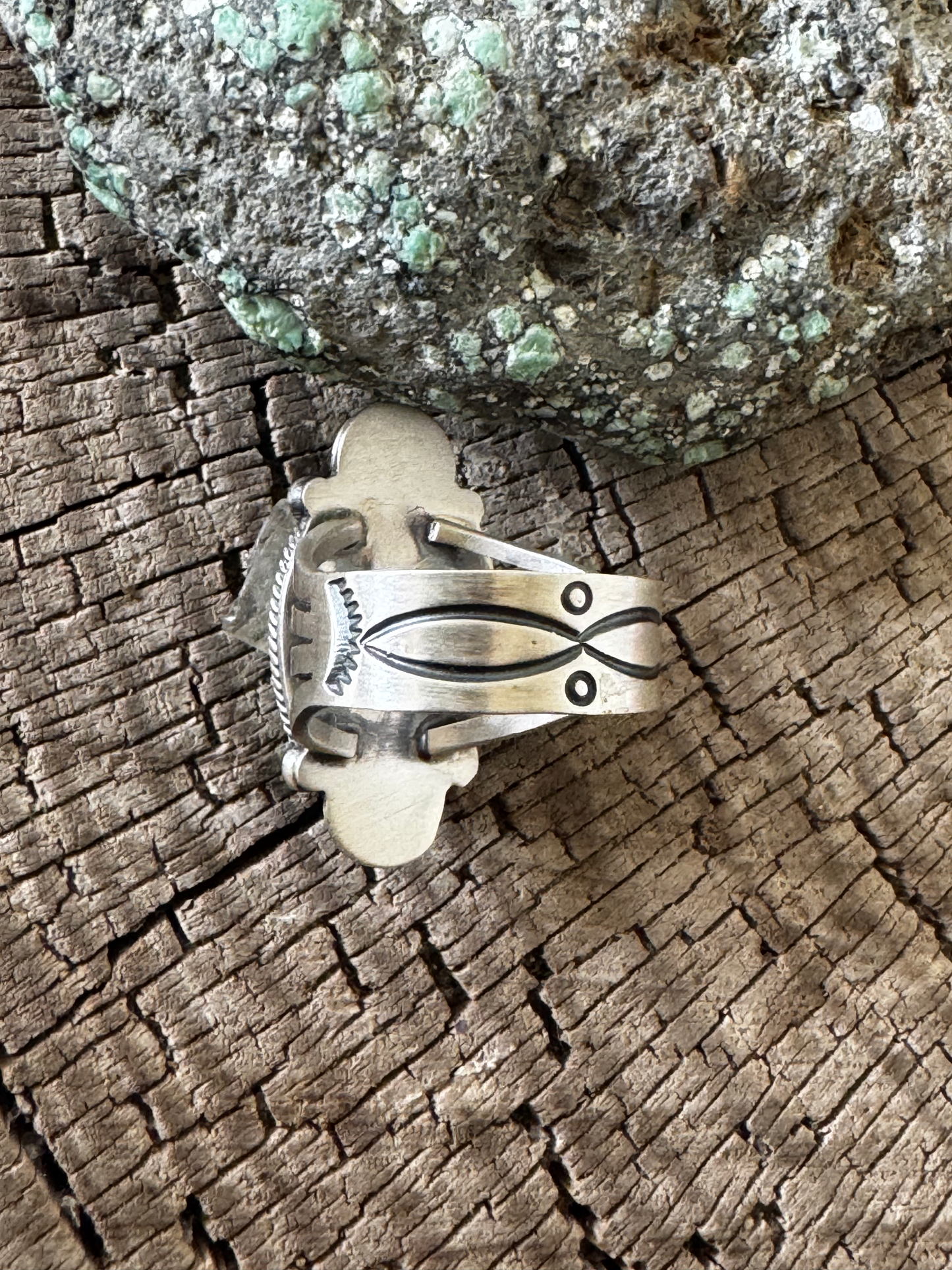 Oval Ring with Ruffles - Sonoran Turquoise - Sterling Silver - Native Handmade - D. Benally - Size 10