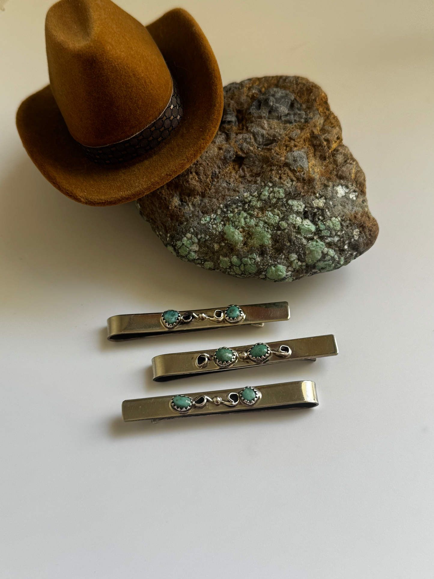 Kingman Turquoise - Tie Clip - Sterling Silver - Native Handmade - Dorothy Yazzie (Artist)