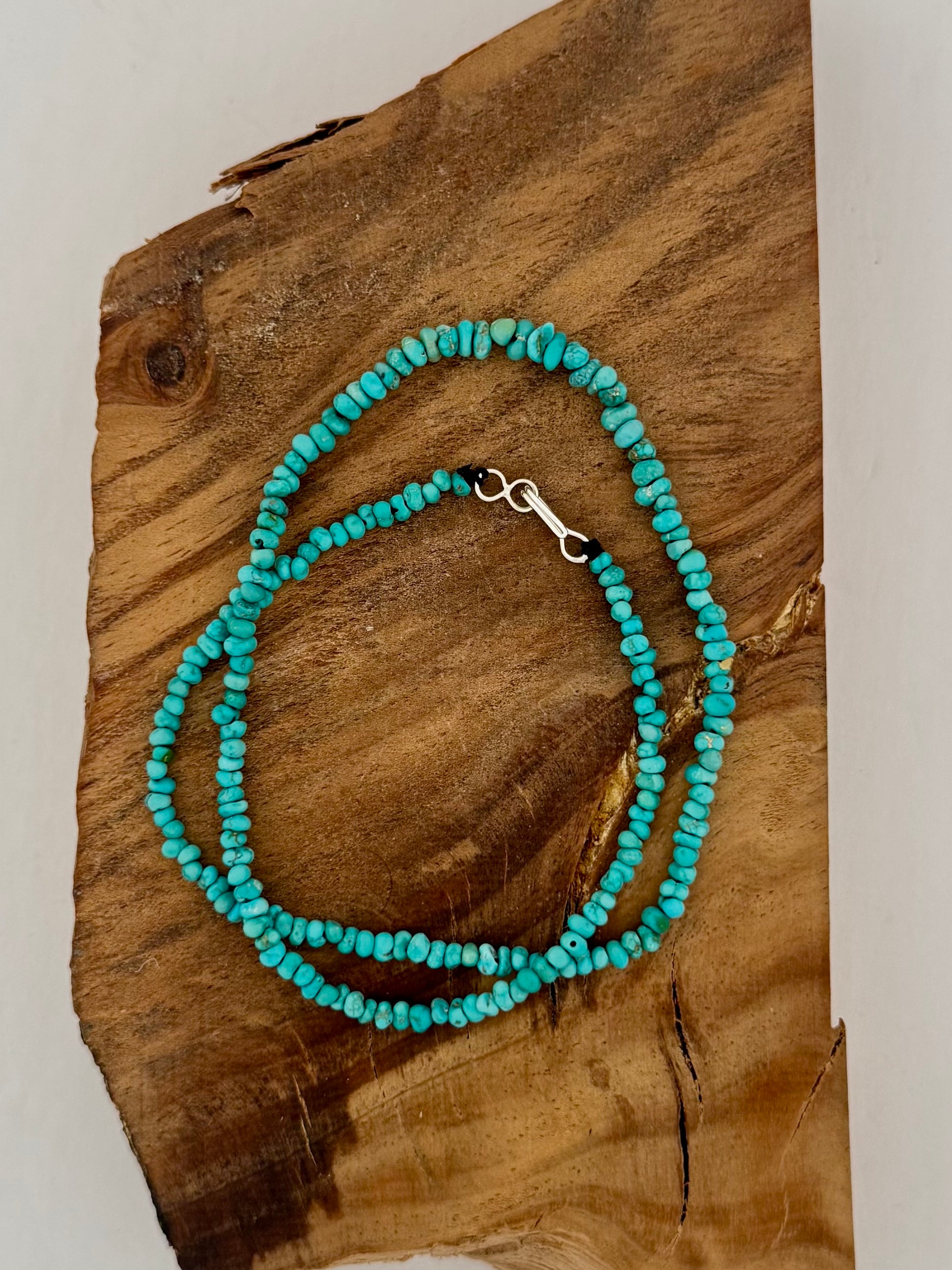 Lone Mountain Graduated Nugget Necklace- Green Tone-Length 19"