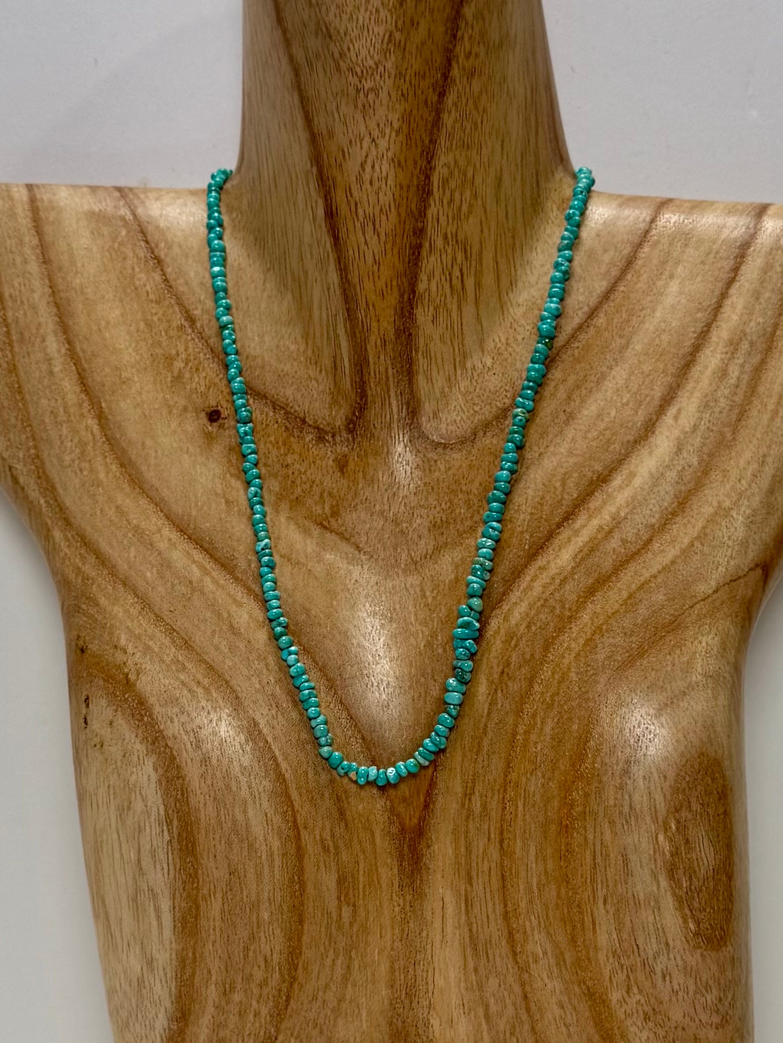 Lone Mountain Graduated Nugget Necklace- Green Tone-Length 19"