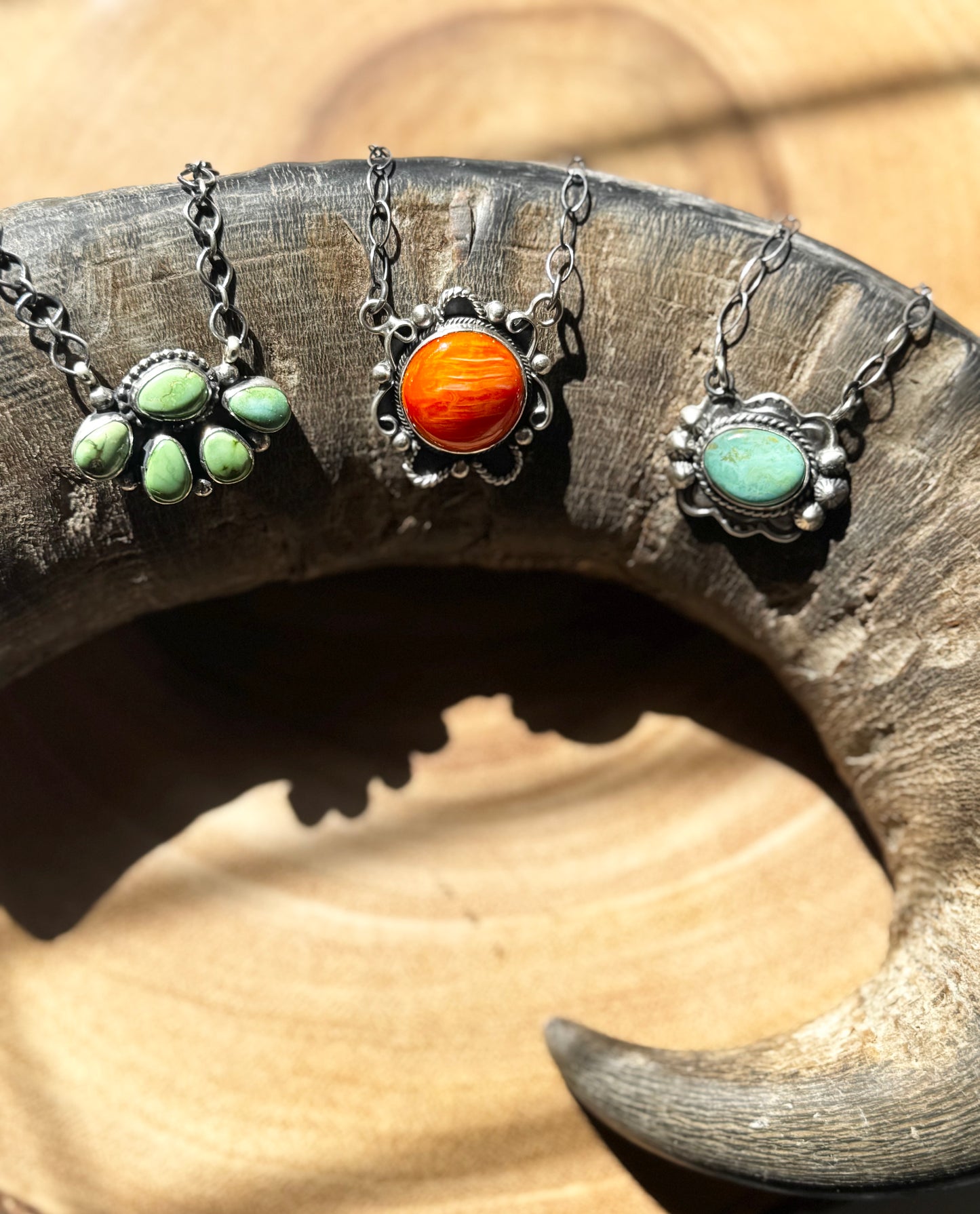 Ruffled Pendant Necklace - Green Turquoise - Sterling Silver - Native Handmade - Dan Henio (artist)