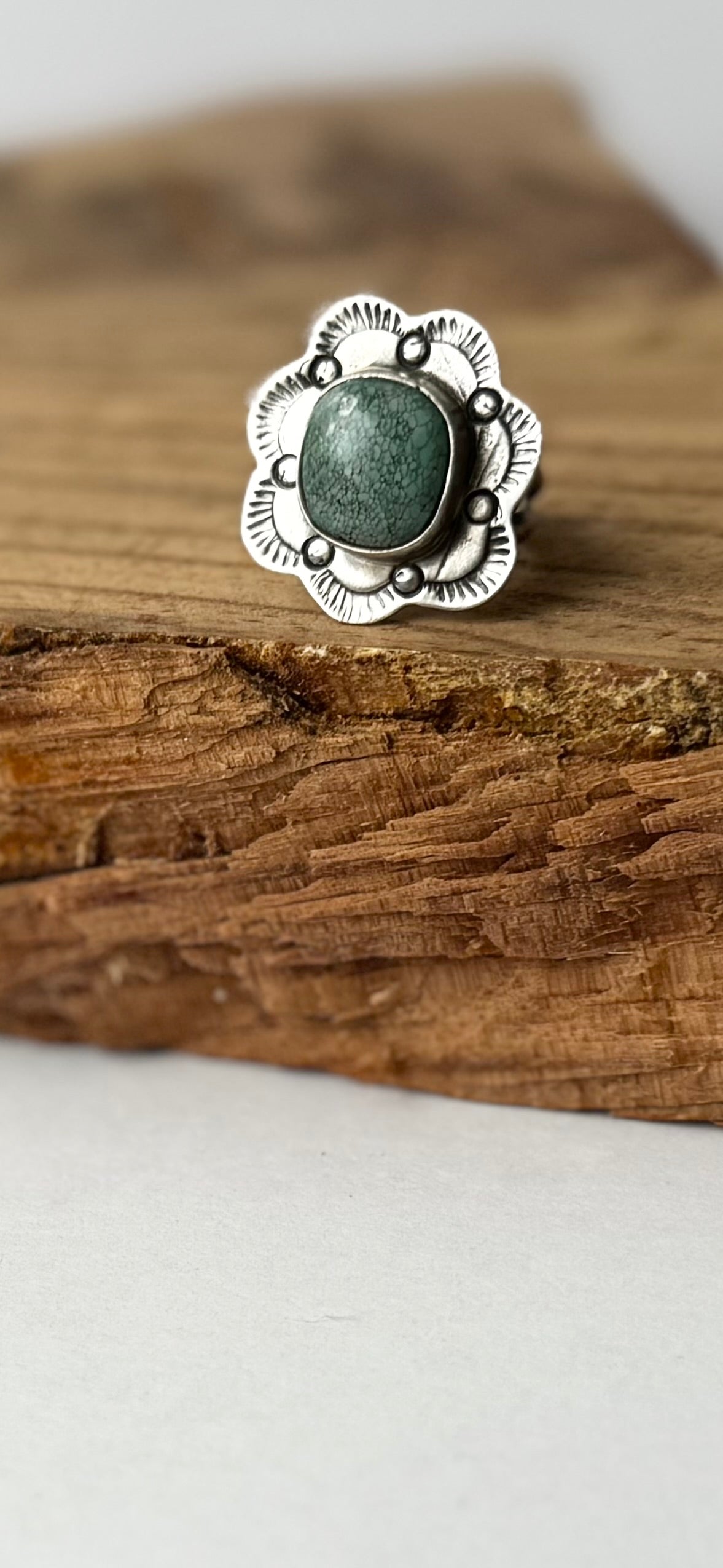 Ring with Ruffles - Turquoise - Sterling Silver - Native Handmade - Dan Henio (artist) - Size Adjustable