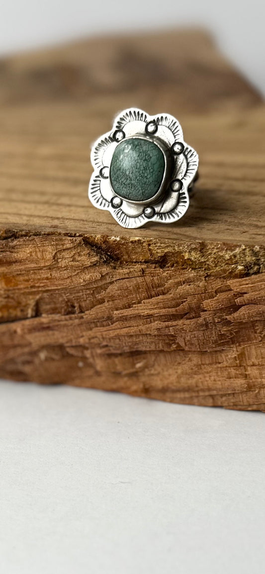 Ring with Ruffles - Turquoise - Sterling Silver - Native Handmade - Dan Henio (artist) - Size Adjustable