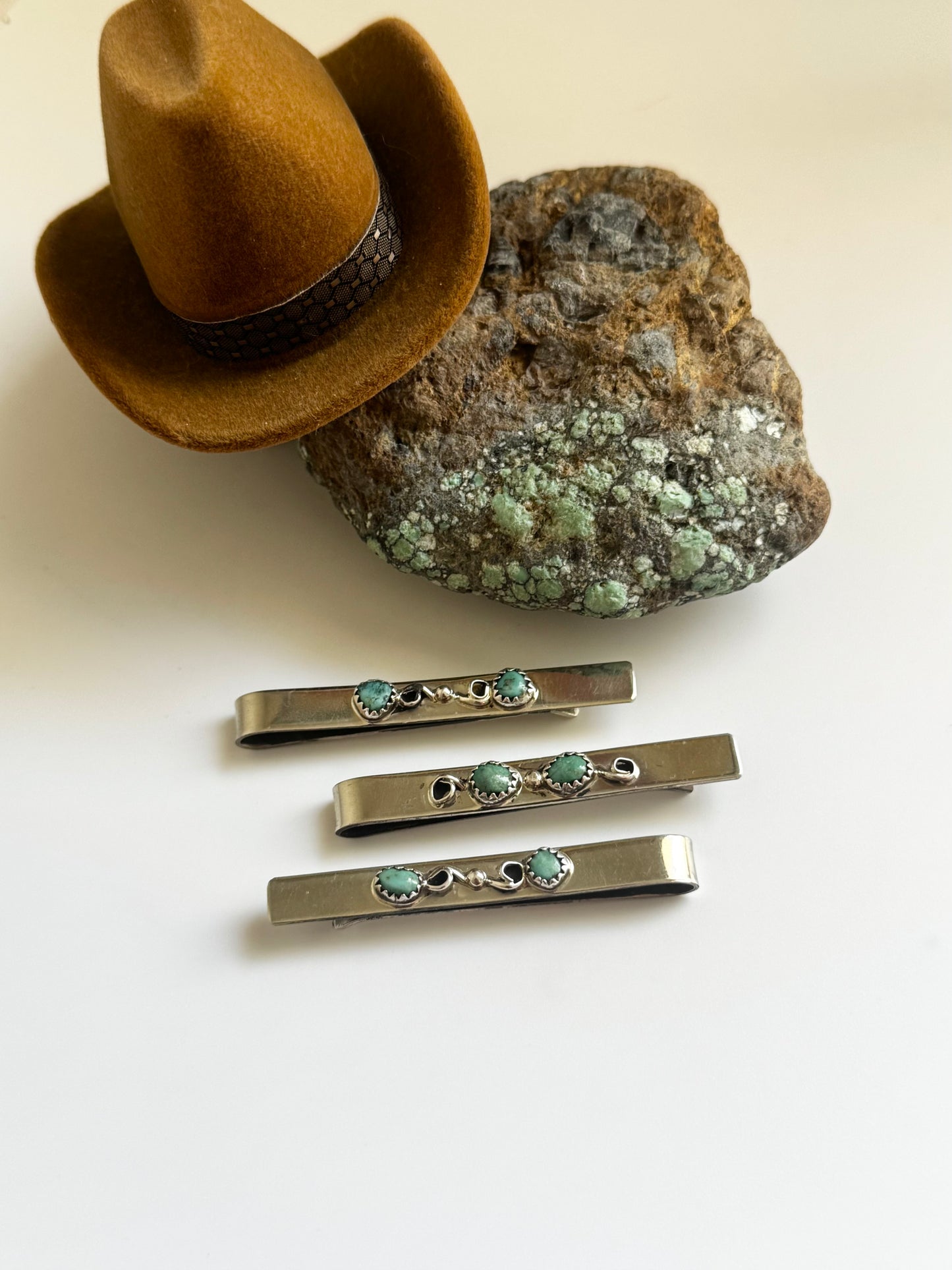 Kingman Turquoise - Tie Clip - Sterling Silver - Native Handmade - Dorothy Yazzie (Artist)
