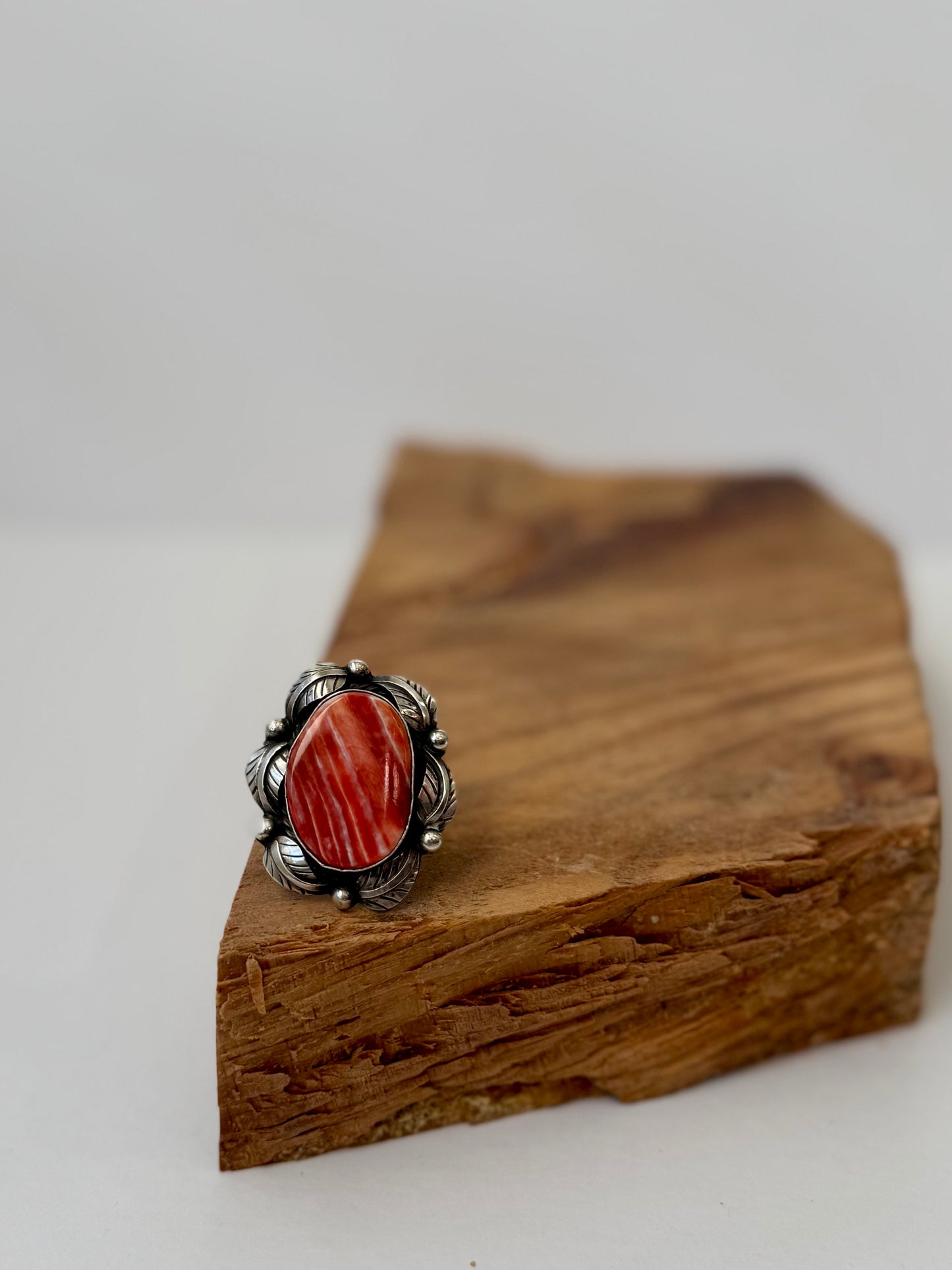 Spiny Oyster Oval Ring - Sterling Silver - Native Handmade - Betta Lee (Artist)