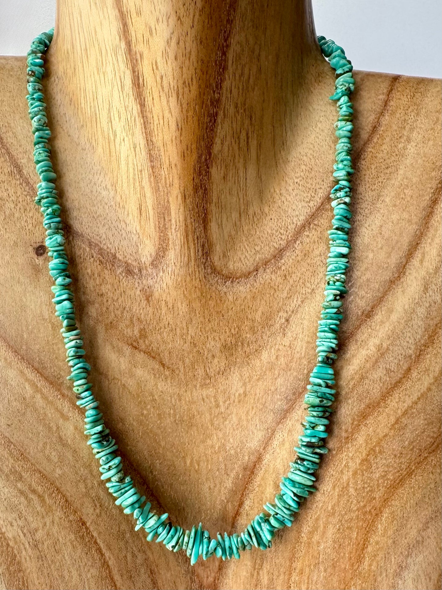 Green Kingman Turquoise Chip Necklace- Length 19"