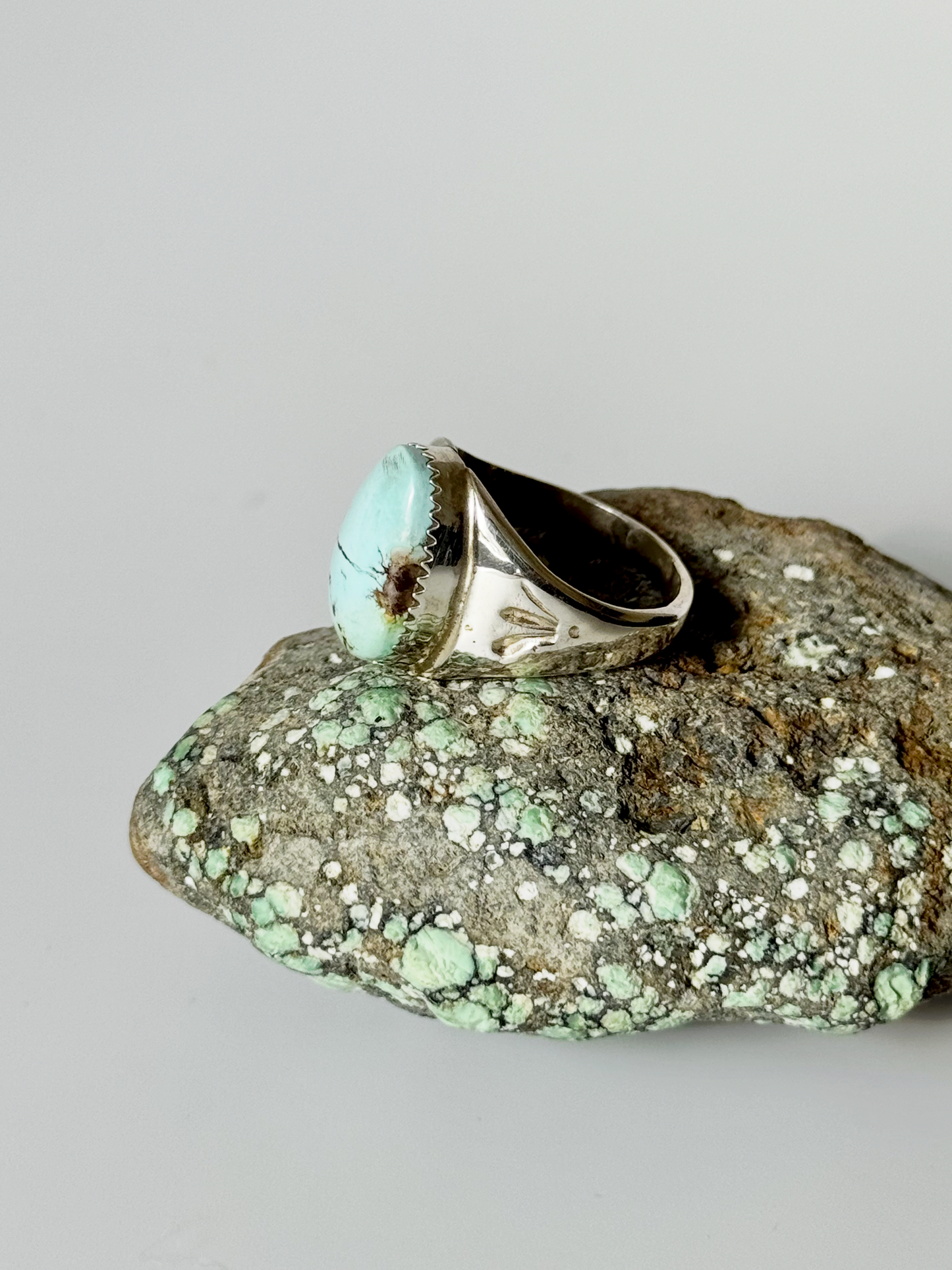 Kingman Turquoise Signet Ring - Sterling Silver - Native Handmade - Annie Lincoln (artist) - Size 9.75
