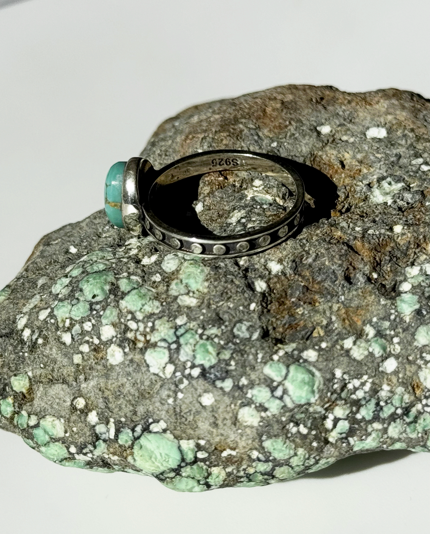 Kingman Turquoise Oval Ring - Sterling Silver - Size 5.5