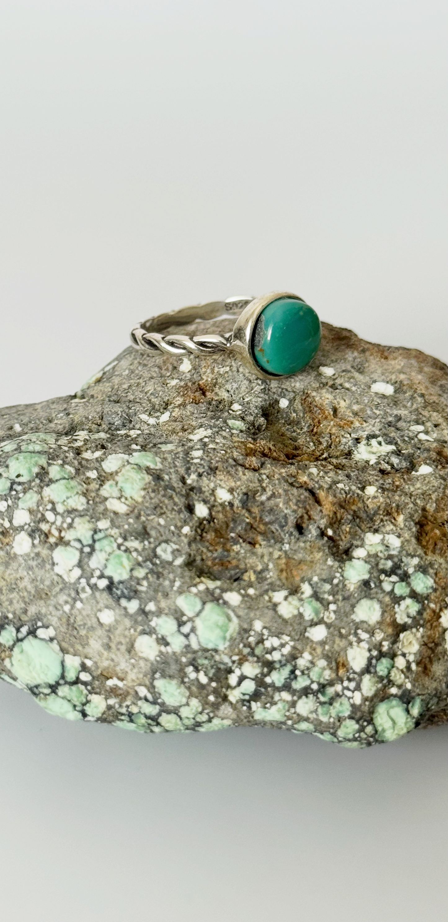 Kingman Turquoise Round Ring - Sterling Silver - Size 5.5
