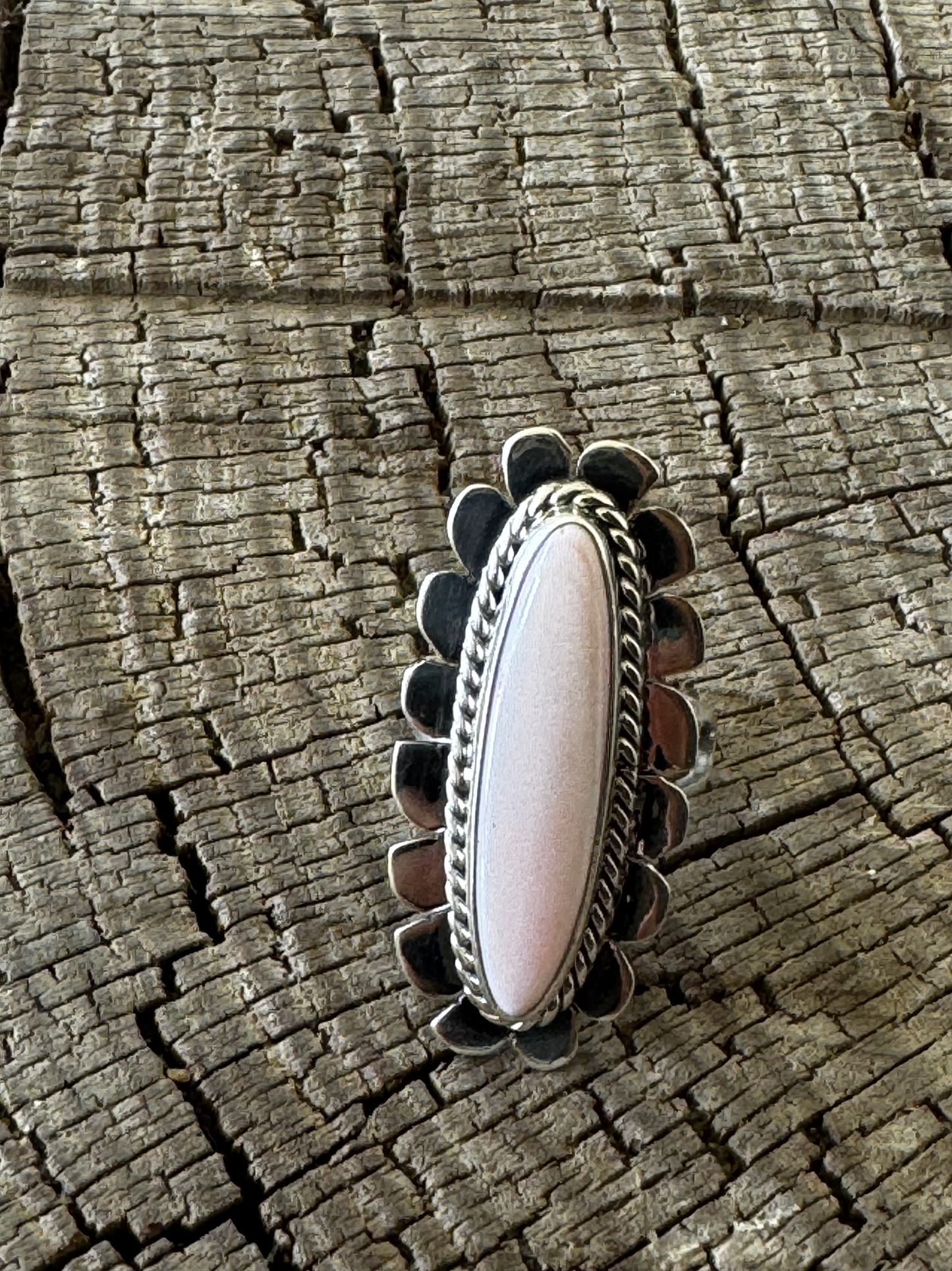 Oval Ring - Pink Conch - Sterling Silver - Navajo Handmade - Lucian Koinva - Size Adjustable