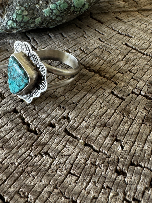 Triangular Ruffle Ring - Prince Turquoise - Sterling Silver - Native Handmade - Arrow Symbol (artist) - Size Adjustable