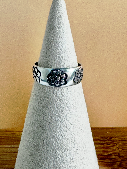 Flower Power Toe Ring - Sterling Silver - Size Adjustable