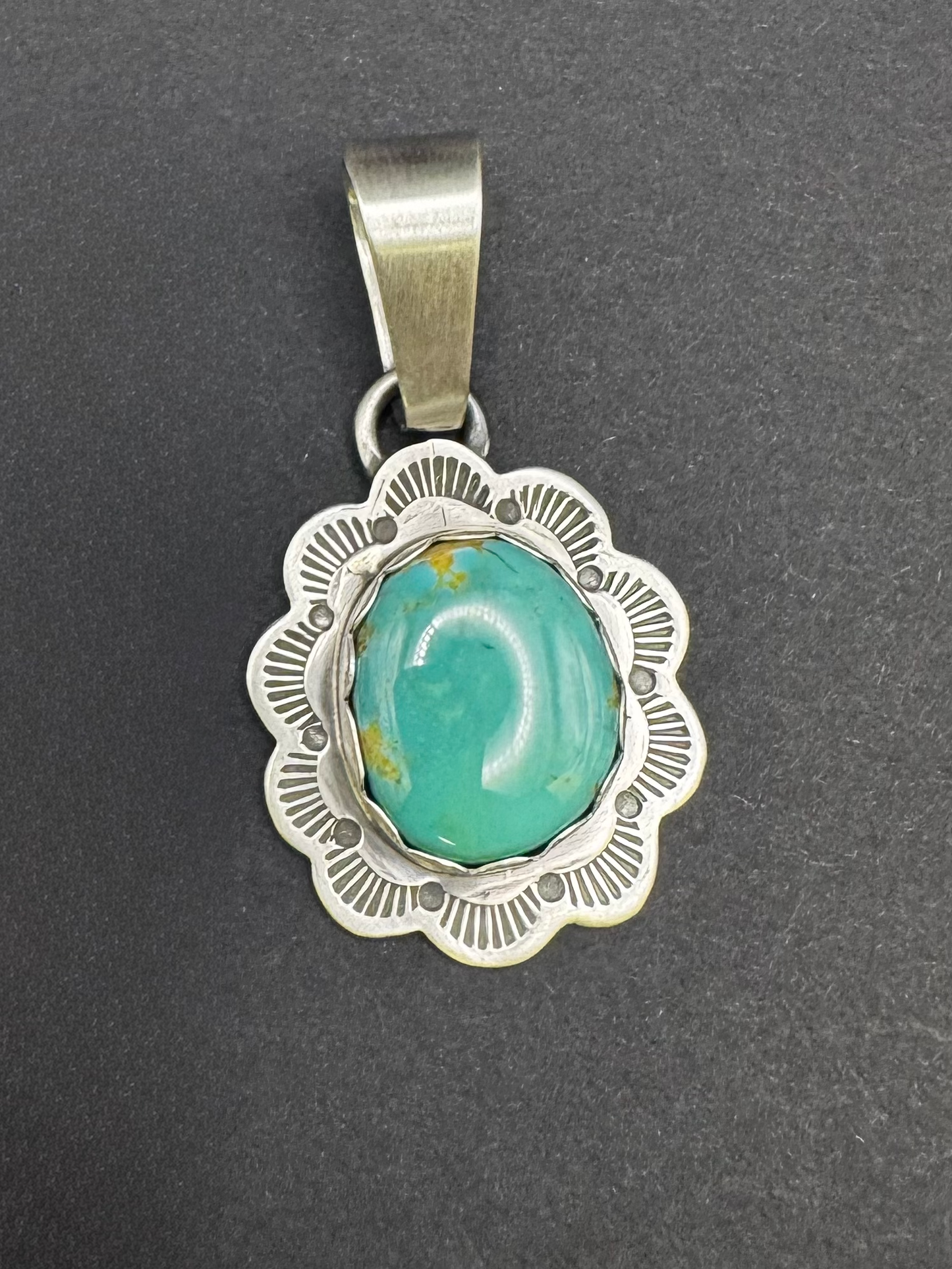 Round Pendant with Scallops - Turquoise - Sterling Silver - Native Handmade - Ray Bennet (artist)